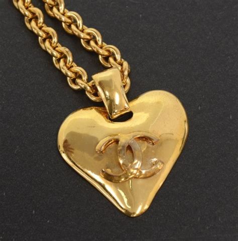 vintage chanel heart necklace